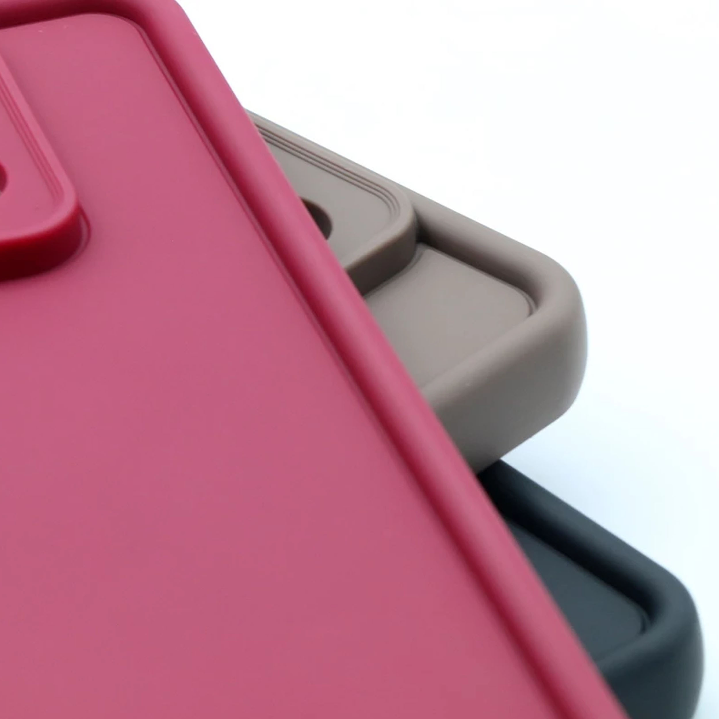 کاور موکولو مدل Silicone Puffer Strap مناسب برای گوشی موبایل اپل iPhone 13 به همراه بندآویز - Image 10