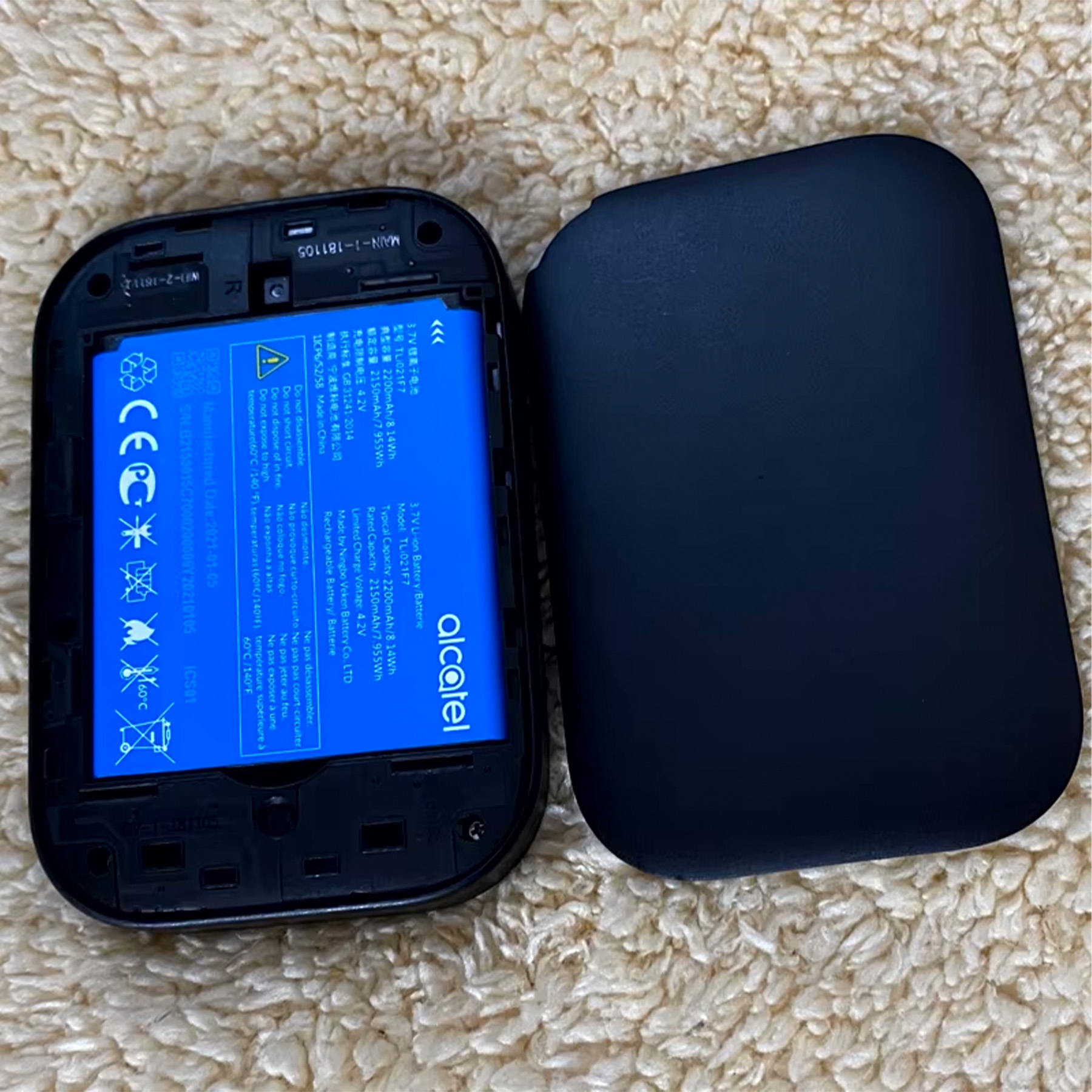 مودم قابل حمل آلکاتل مدل BT70 با پشتیبانی از 4.5G Cat7، سرعت دانلود تا 300Mbps و آپلود تا 100Mbps، وایفای دو بانده 2.4GHz و 5GHz با استاندارد 802.11a/b/g/n/ac، شارژدهی باتری تا 8 ساعت و اتصال همزمان 20 کاربر - Image 8