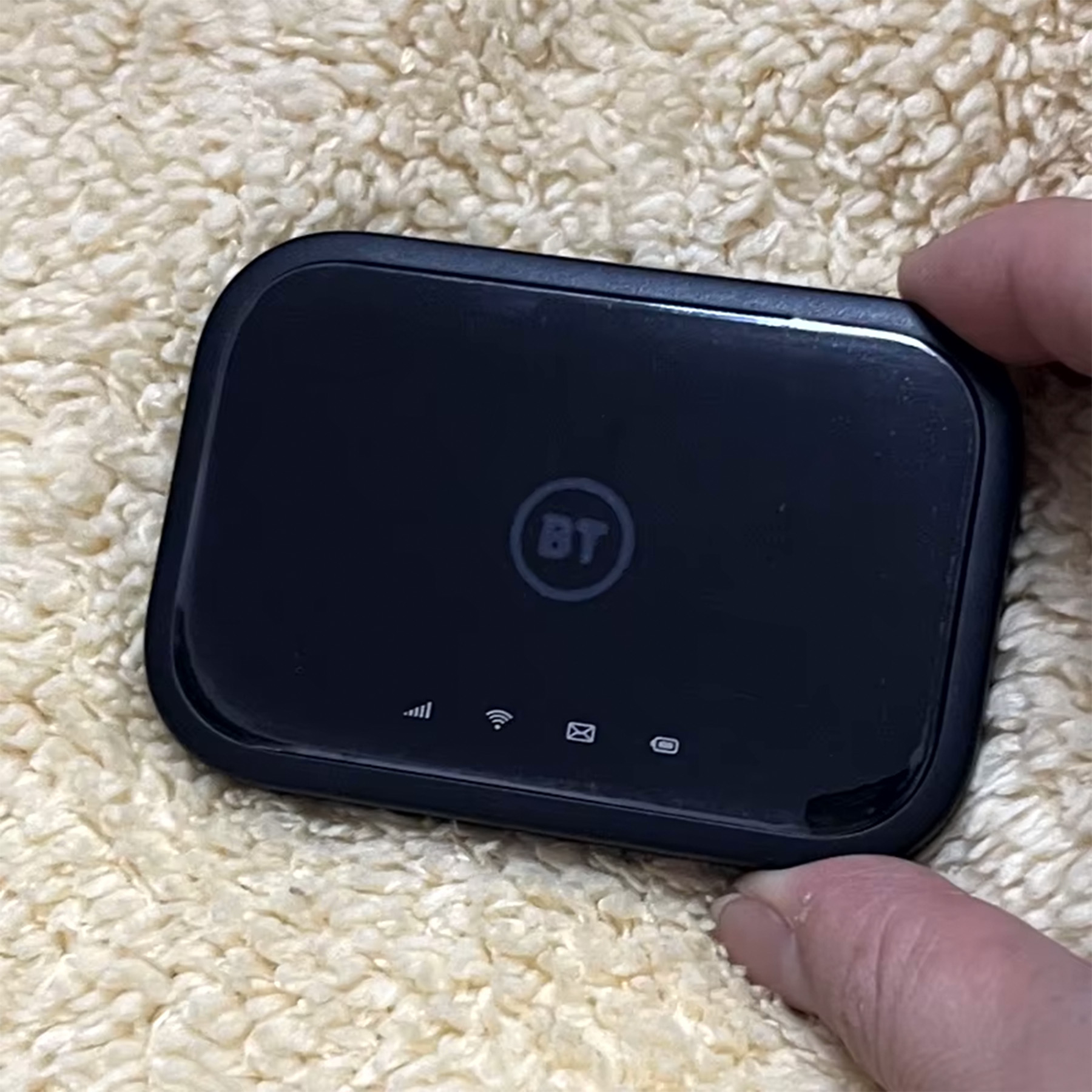 مودم قابل حمل آلکاتل مدل BT70 با پشتیبانی از 4.5G Cat7، سرعت دانلود تا 300Mbps و آپلود تا 100Mbps، وایفای دو بانده 2.4GHz و 5GHz با استاندارد 802.11a/b/g/n/ac، شارژدهی باتری تا 8 ساعت و اتصال همزمان 20 کاربر - Image 9