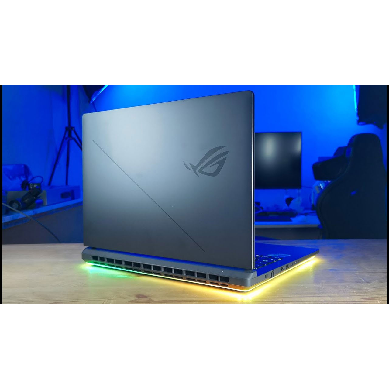 لپ تاپ 18 اینچی ایسوس مدل ROG Strix G18 (2025) G815LR-Core Ultra 9 275HX-RTX5070Ti 12GB-64GB DDR5 5600MHz-4TB SSD-WUXGA 144Hz به همراه کیف و ماوس - کاستوم شده - Image 9